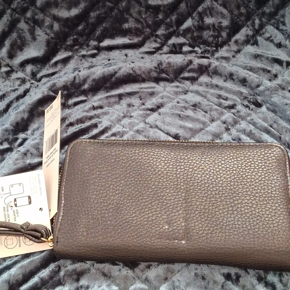 Adrienne Vittadini Charcoal Textured Wallet